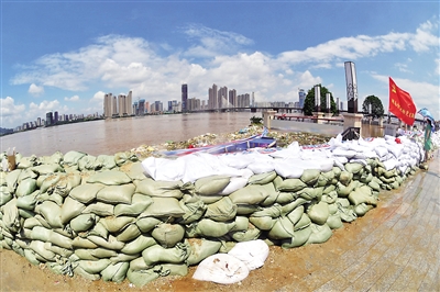 长沙GDP太水_沁园春长沙(2)